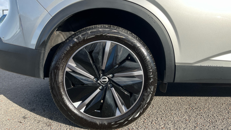 Nissan Qashqai 1.3 DiG-T MH 158 Tekna 5dr Xtronic Petrol Hatchback